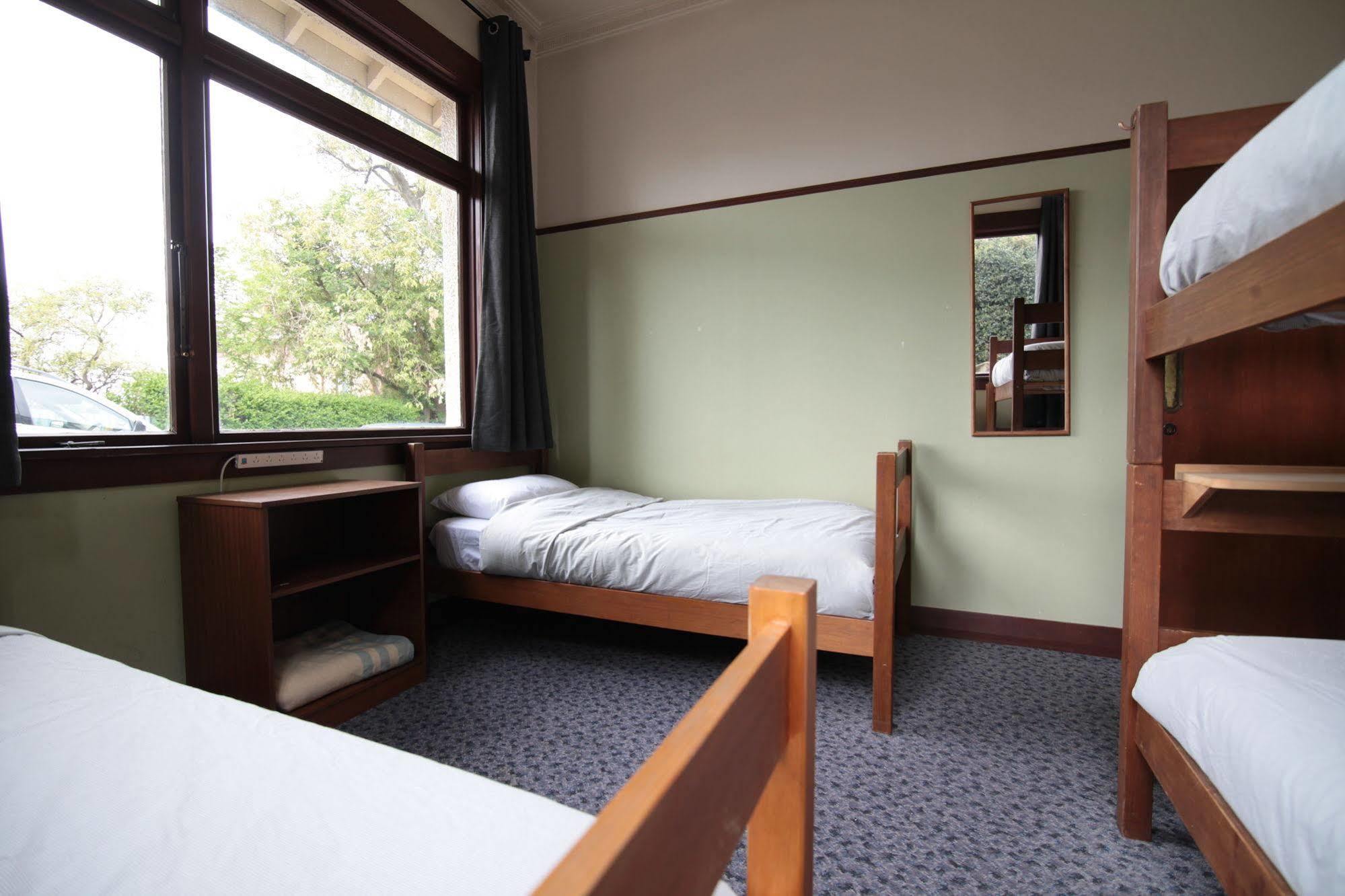 Manor House Backpackers Hostel Dunedin Buitenkant foto